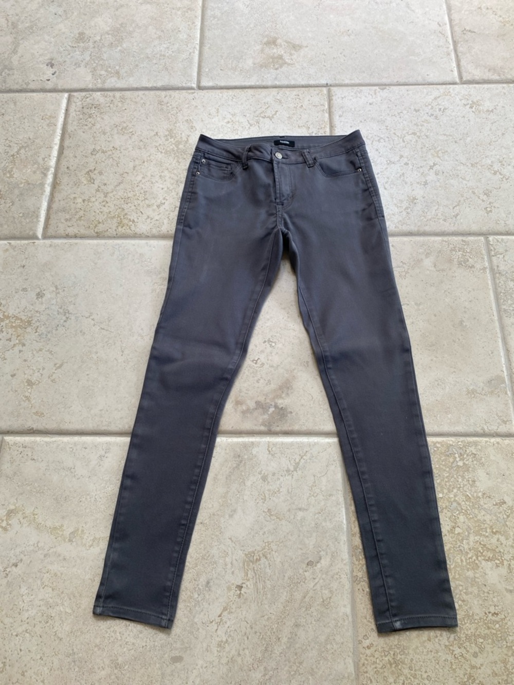 Kensie Skinny Jeans in Charcoal Gray Size 6/28